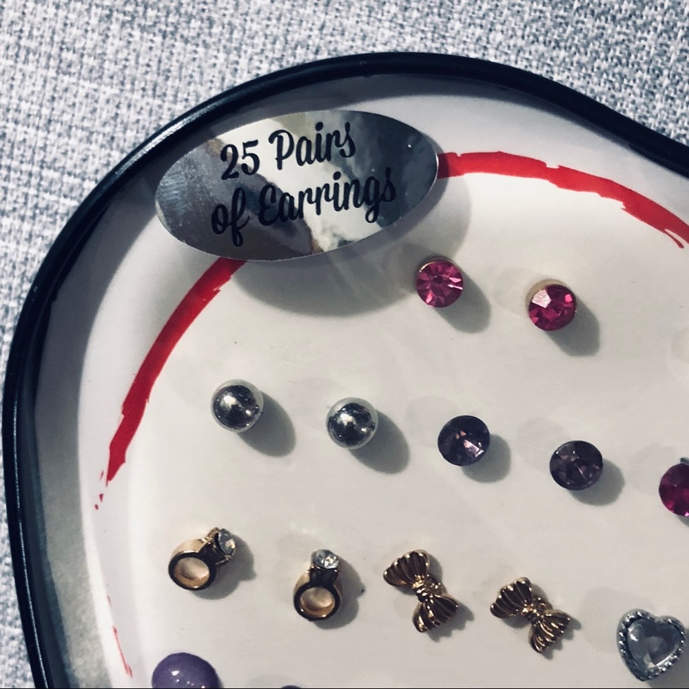 💜NEW💎25 Stud Earing gift set + Metal Heart tin - Picture 5 of 8